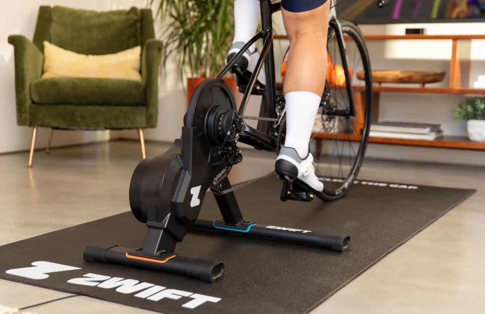 The Zwift Hub One trainer offers virtual shifting and broader bike compatibility | DeviceDaily.com