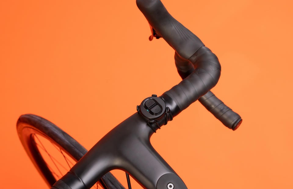 The Zwift Hub One trainer offers virtual shifting and broader bike compatibility | DeviceDaily.com