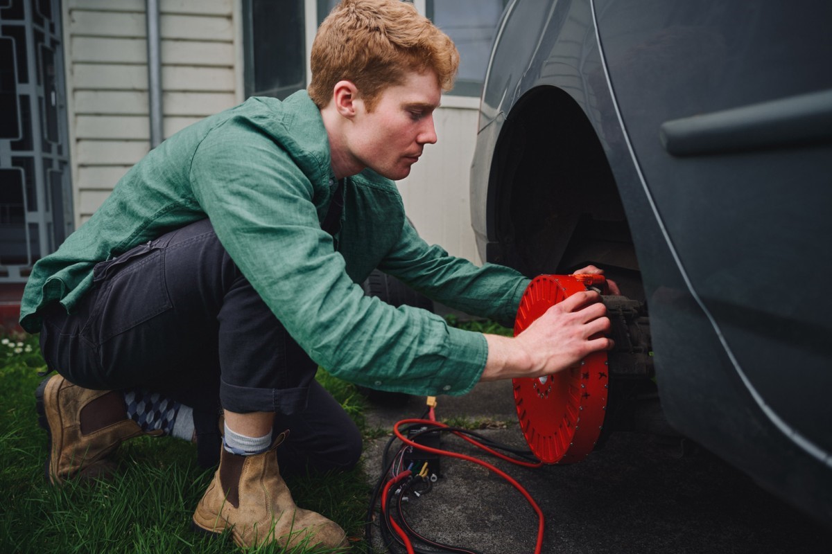 This inexpensive kit can make your gas car electric | DeviceDaily.com