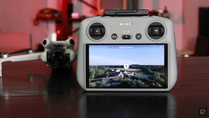 DJI Mini 4 Pro review: The best lightweight drone gains more power and smarts | DeviceDaily.com