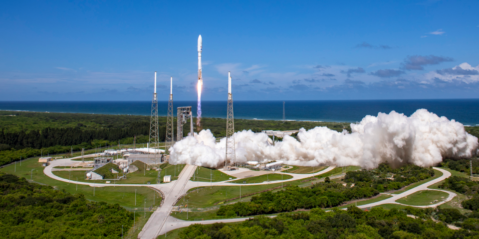 Amazon's first internet satellite launch was a success | DeviceDaily.com