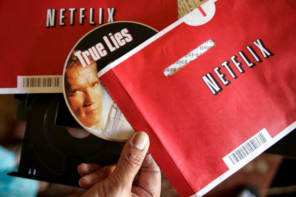 Netflix mails its final DVDs to subscribers | DeviceDaily.com Netflix mails its final DVDs to subscribers | DeviceDaily.com