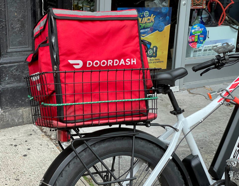 Uber, Grubhub and DoorDash must pay NYC delivery workers an $18 minimum wage | DeviceDaily.com