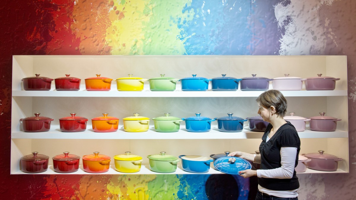 How Le Creuset picks the viral colors that will fill kitchens next year | DeviceDaily.com