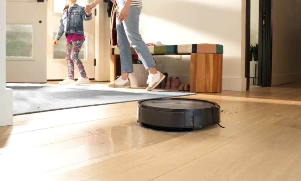 iRobot's Roomba Combo j5+ is $300 off in an early Black Friday deal | DeviceDaily.com