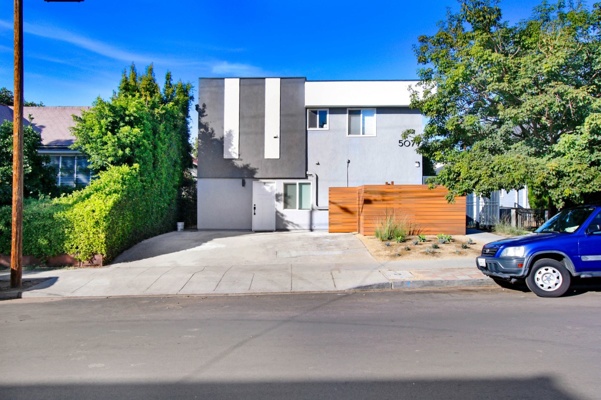 This clever update to L.A.’s ‘dingbat’ homes could be a solution to both earthquakes and the housing crisis | DeviceDaily.com