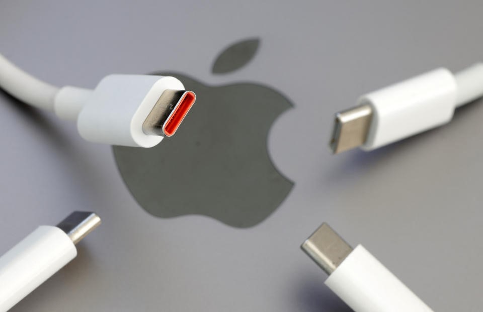 Apple reportedly wants India to exempt older iPhones from USB-C charging rules | DeviceDaily.com