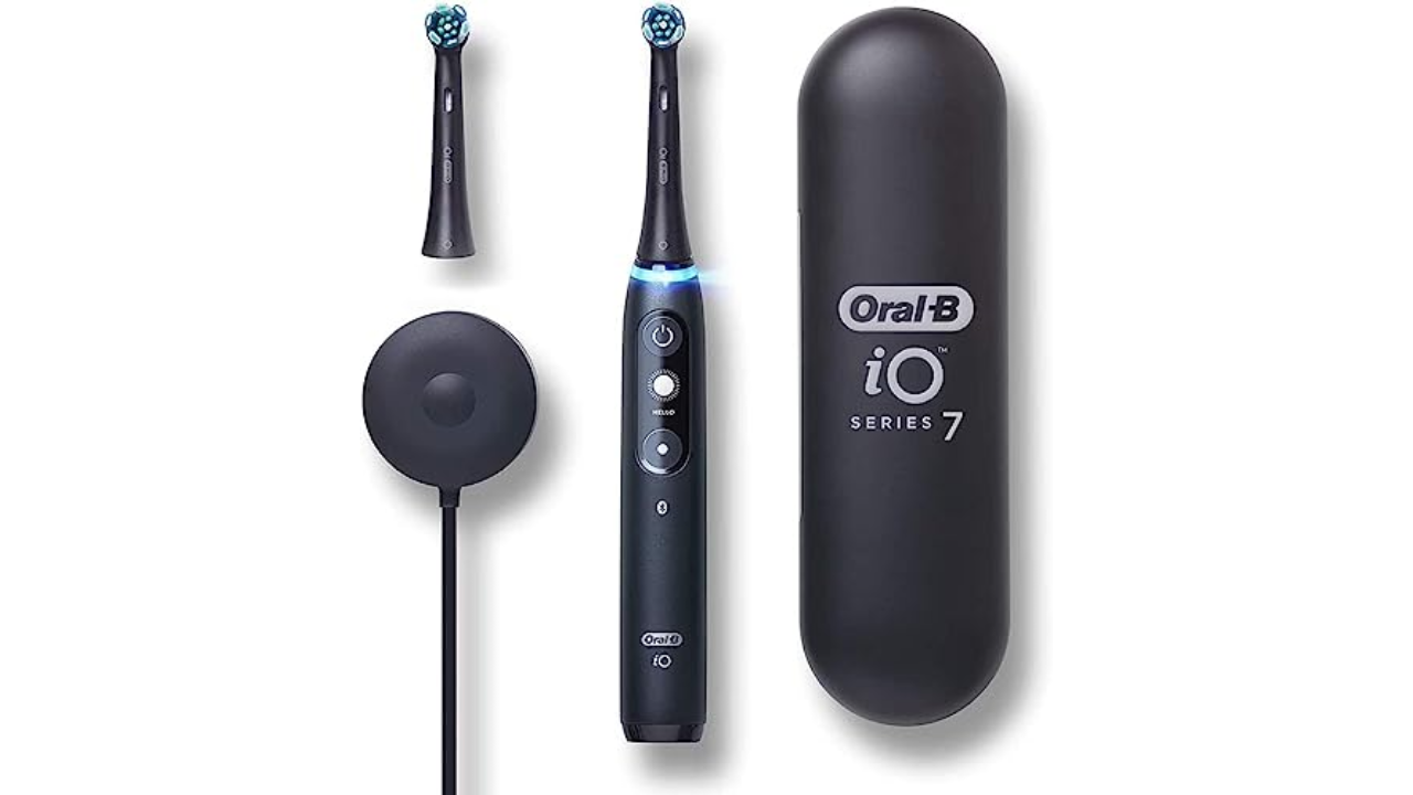 Our favorite smart electric toothbrush is $70 off right now | DeviceDaily.com