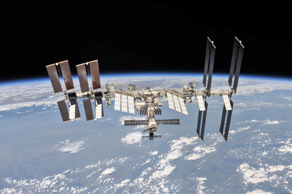 Russia will assist NASA with ISS space flights through 2025 | DeviceDaily.com