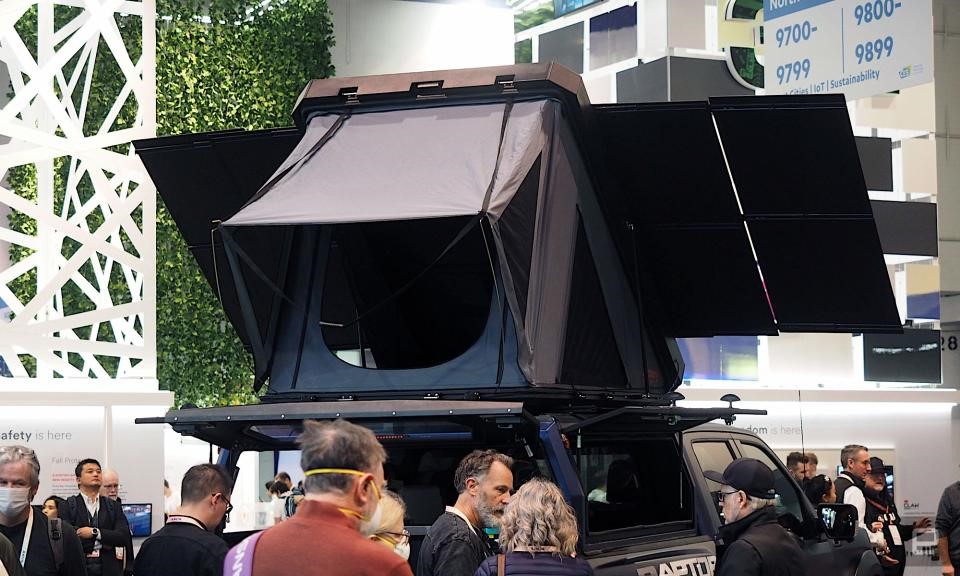 Jackery shows off a rooftop solar tent at CES that makes overlanding more environmentally friendly | DeviceDaily.com