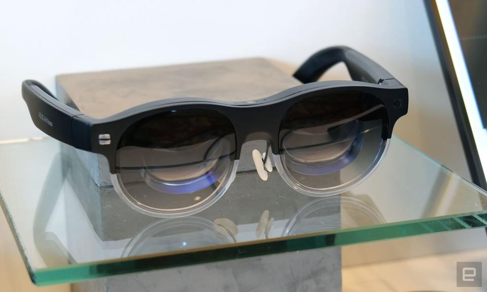 The ASUS AirVision M1 glasses give you big virtual screens in a travel-friendly package | DeviceDaily.com