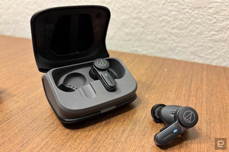Audio Technica ATH-TWX7 hands-on: Great audio, compact design and a call quality test | DeviceDaily.com Audio Technica ATH-TWX7 hands-on: Great audio, compact design and a call quality test | DeviceDaily.com