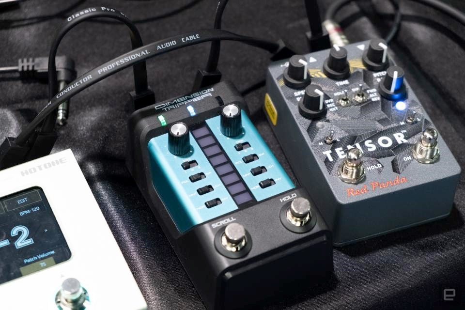 Casio's Dimension Tripper lets you control your guitar pedals with your guitar strap | DeviceDaily.com