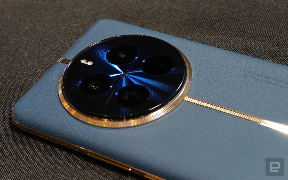 The Realme 12 Pro+ is the first mid-range device with a 3x periscope zoom camera | DeviceDaily.com The Realme 12 Pro+ is the first mid-range device with a 3x periscope zoom camera | DeviceDaily.com