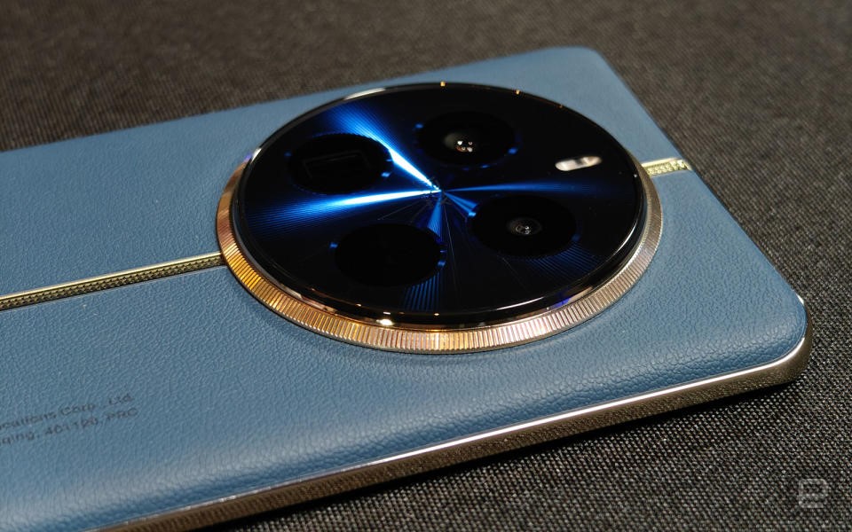 The Realme 12 Pro+ is the first mid-range device with a 3x periscope zoom camera | DeviceDaily.com The Realme 12 Pro+ is the first mid-range device with a 3x periscope zoom camera | DeviceDaily.com