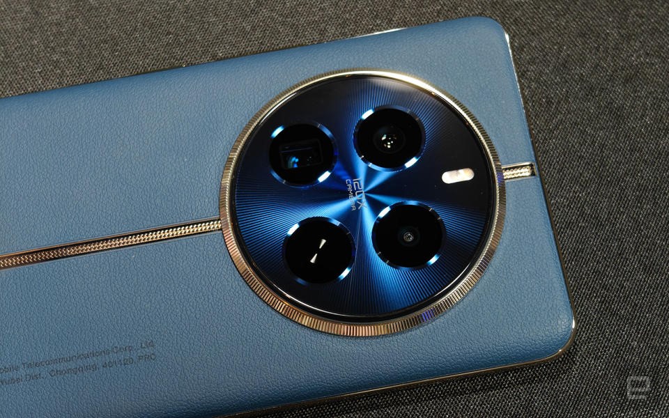 The Realme 12 Pro+ is the first mid-range device with a 3x periscope zoom camera | DeviceDaily.com The Realme 12 Pro+ is the first mid-range device with a 3x periscope zoom camera | DeviceDaily.com