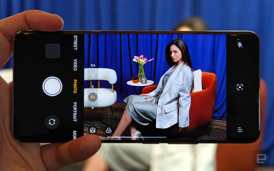 The Realme 12 Pro+ is the first mid-range device with a 3x periscope zoom camera | DeviceDaily.com