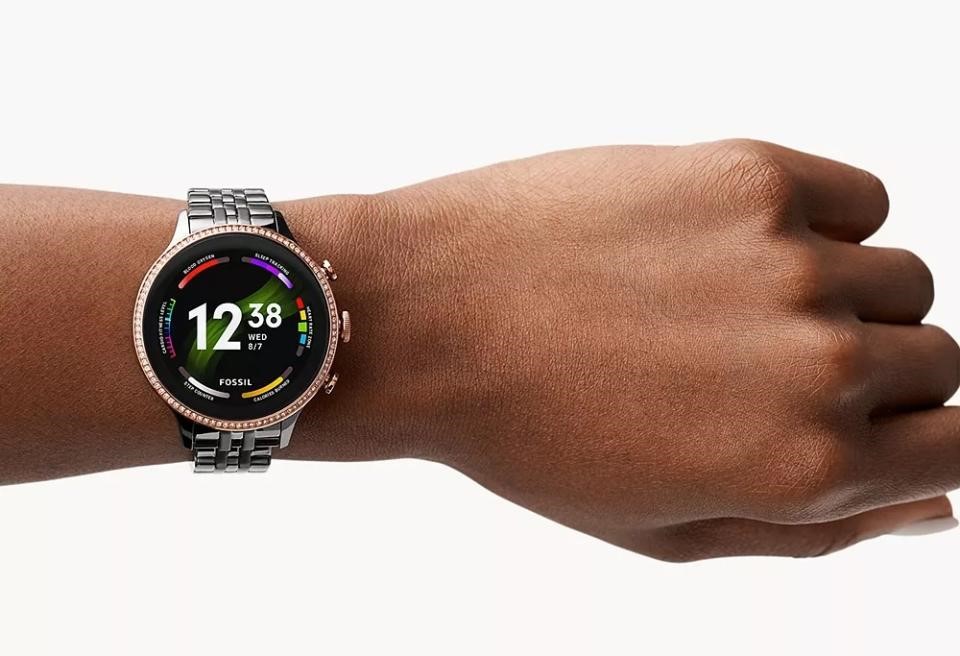 Fossil is done making smartwatches but will keep releasing updates for a few years | DeviceDaily.com
