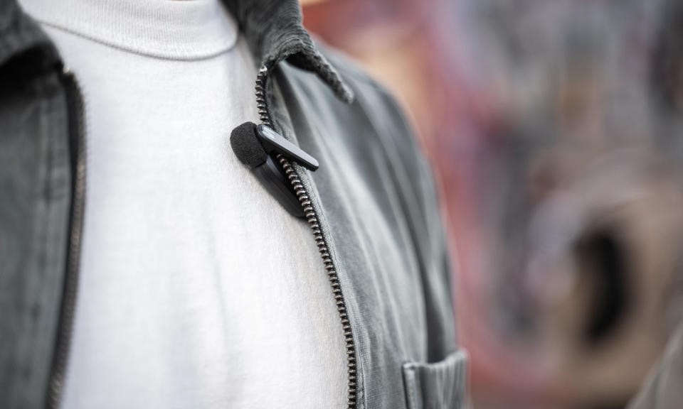Shure’s first wireless lapel mic can connect to your phone without a receiver | DeviceDaily.com