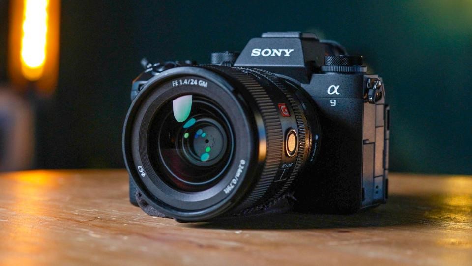 Sony A9 III review: The future of cameras is fast | DeviceDaily.com