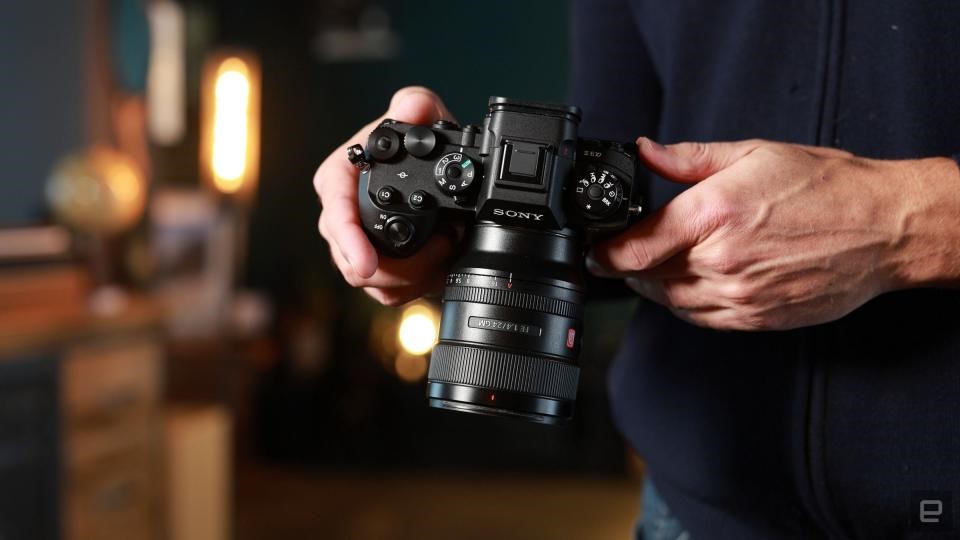 Sony A9 III review: The future of cameras is fast | DeviceDaily.com