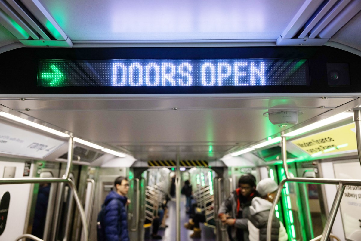 Inside the design of the MTA’s super bright, extremely spacious, high-tech new subway trains | DeviceDaily.com