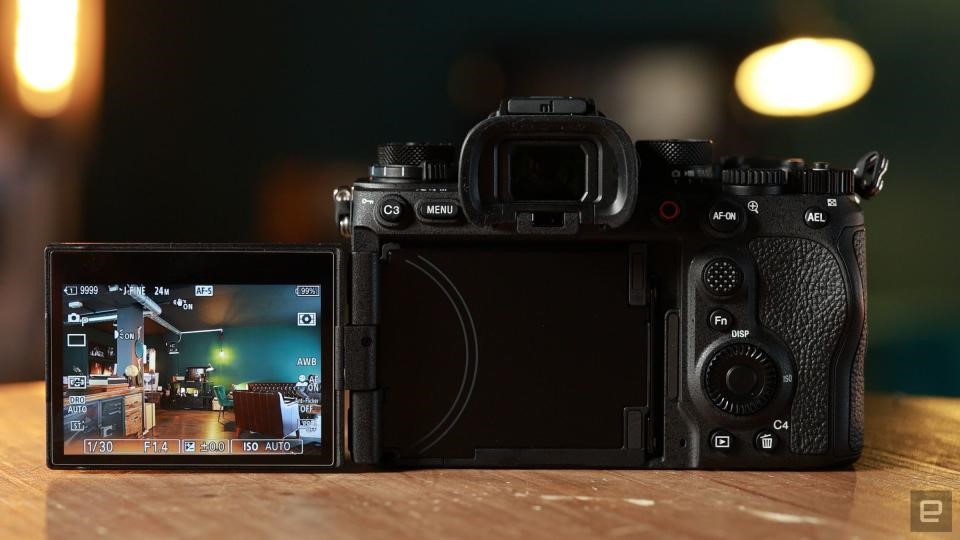 Sony A9 III review: The future of cameras is fast | DeviceDaily.com