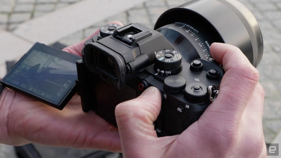 Sony A9 III review: The future of cameras is fast | DeviceDaily.com