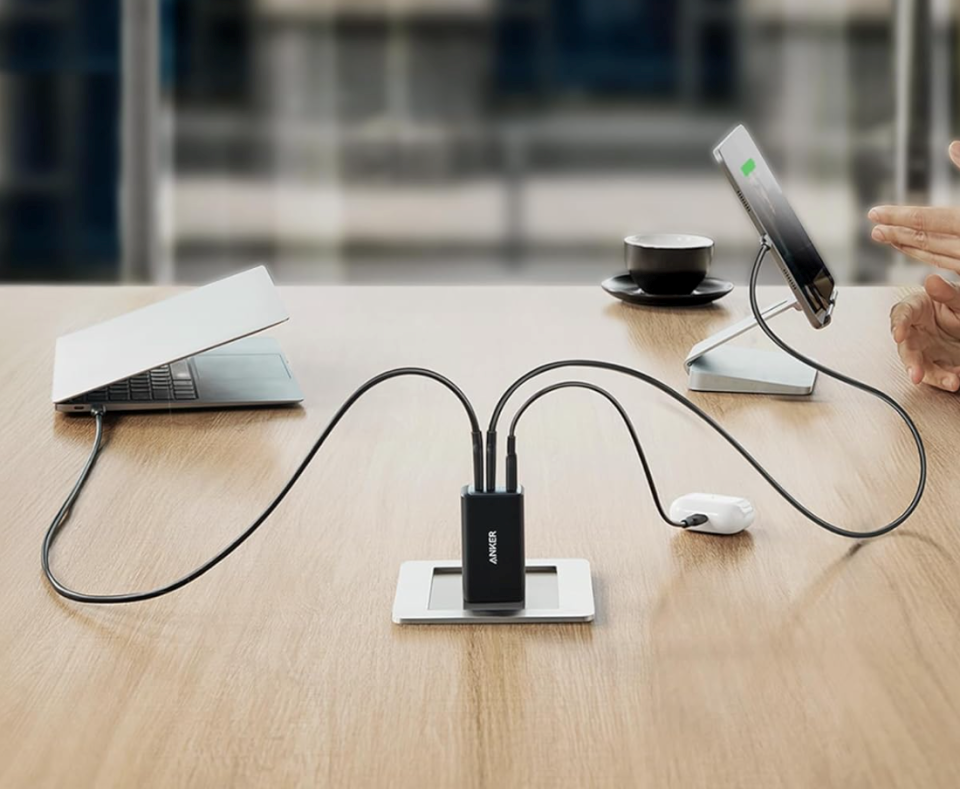 Anker USB-C chargers are up to 43 percent off | DeviceDaily.com