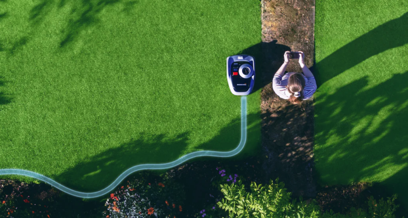 Finally, a perfect use for a Segway: Mowing your lawn | DeviceDaily.com