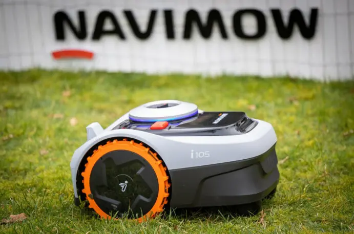 Finally, a perfect use for a Segway: Mowing your lawn | DeviceDaily.com