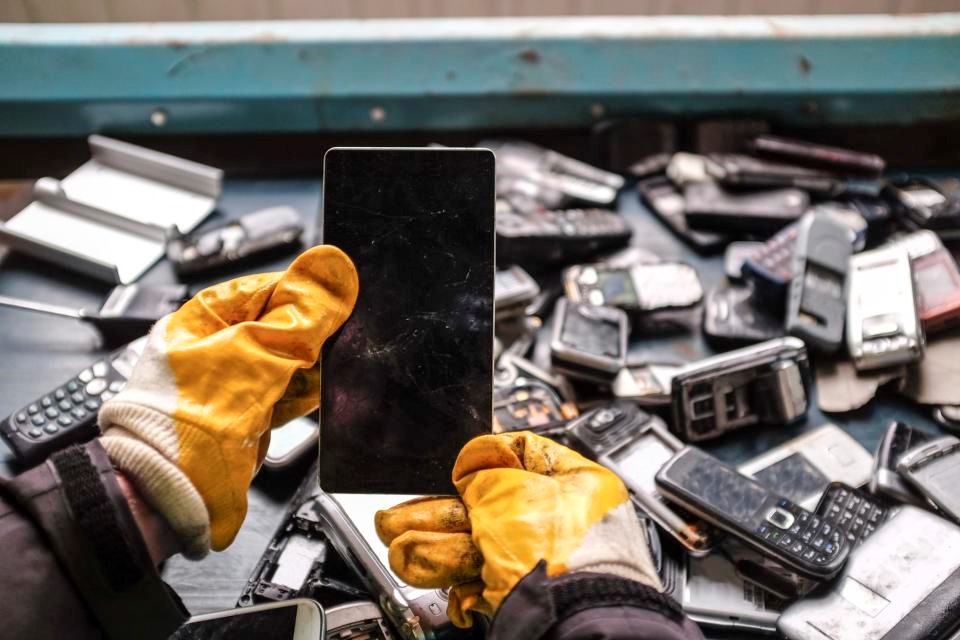 Where to recycle your used and unwanted gadgets | DeviceDaily.com