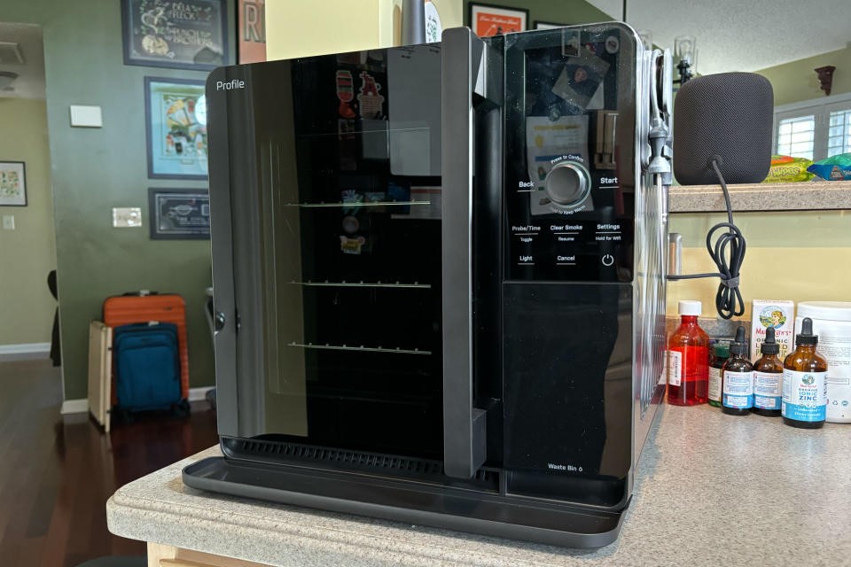 GE Profile Smart Indoor Smoker review: Turning your kitchen into a BBQ joint | DeviceDaily.com GE Profile Smart Indoor Smoker review: Turning your kitchen into a BBQ joint | DeviceDaily.com