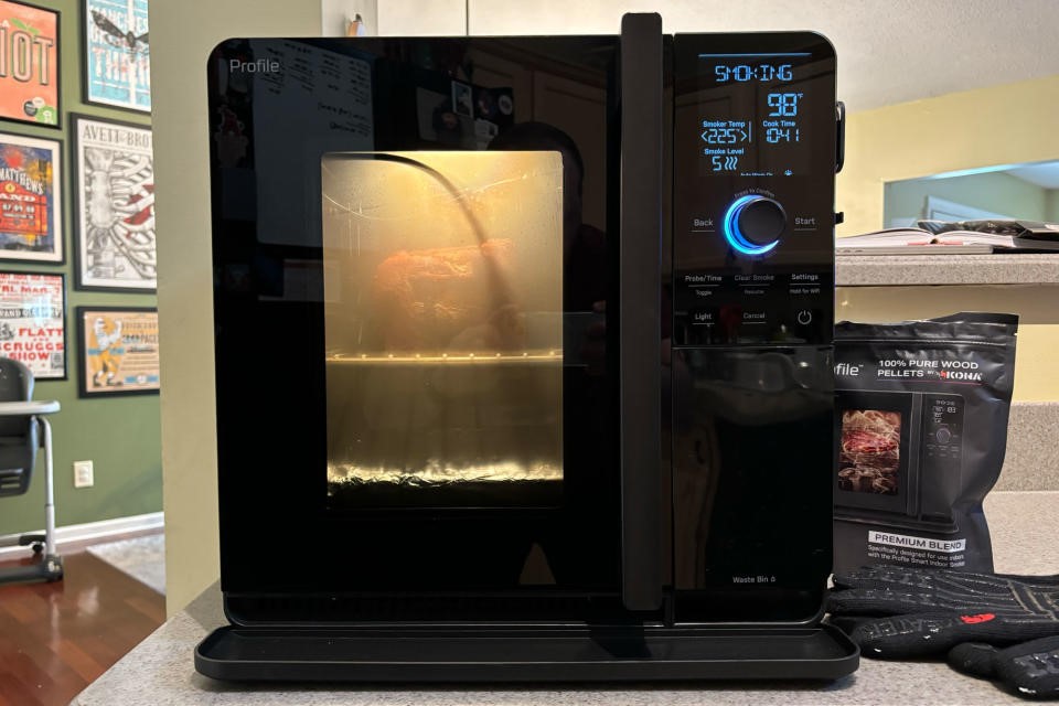 GE Profile Smart Indoor Smoker review: Turning your kitchen into a BBQ joint | DeviceDaily.com