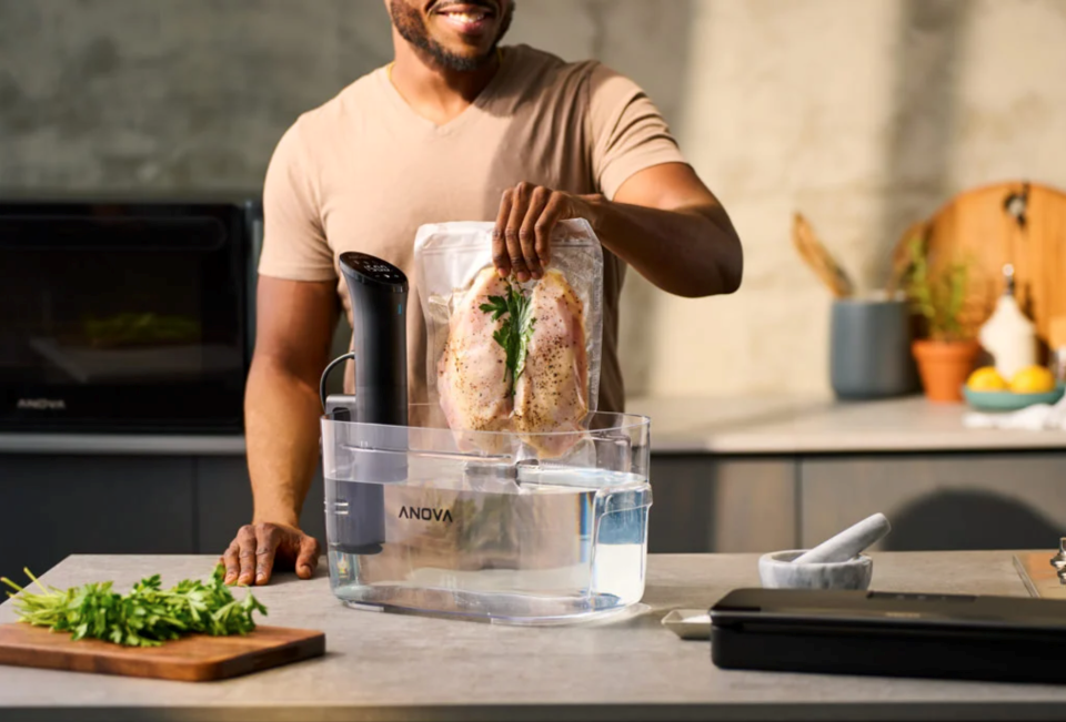 The Anova Precision Cooker Nano sous vide machine drops to a record low of $60 | DeviceDaily.com