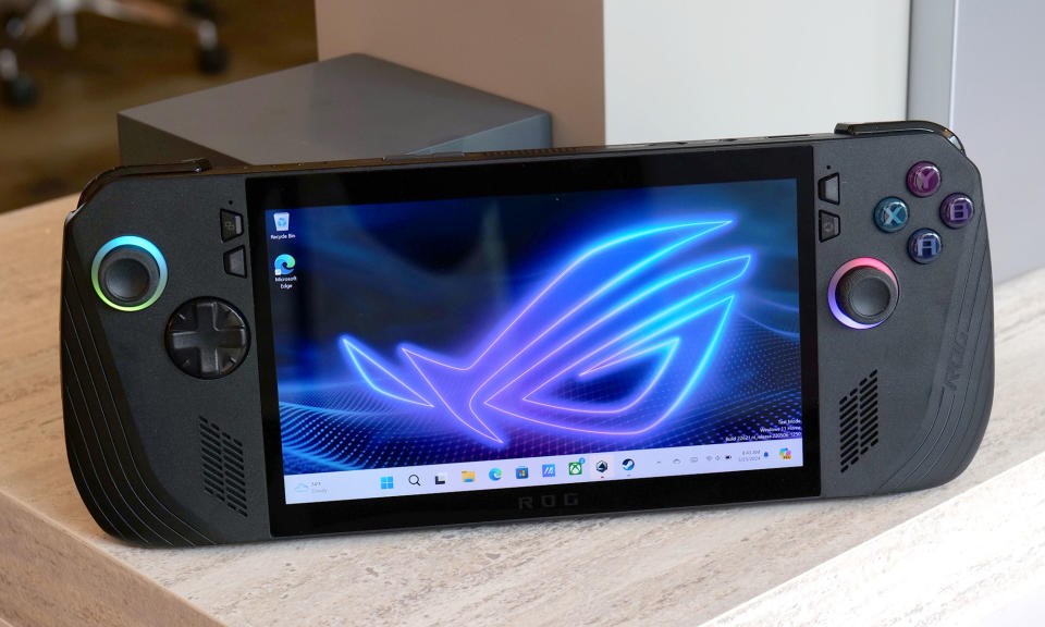 The ASUS ROG Ally X improves on the original in all the right ways | DeviceDaily.com The ASUS ROG Ally X improves on the original in all the right ways | DeviceDaily.com