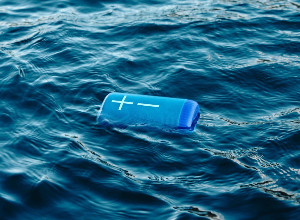 UE's Everboom speaker is a smaller, floatable version of its Epicboom | DeviceDaily.com UE's Everboom speaker is a smaller, floatable version of its Epicboom | DeviceDaily.com