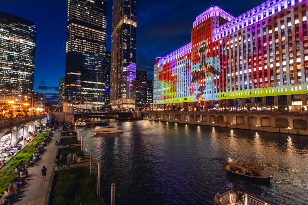 This massive art installation in Chicago is a building-size exploration of joy | DeviceDaily.com This massive art installation in Chicago is a building-size exploration of joy | DeviceDaily.com