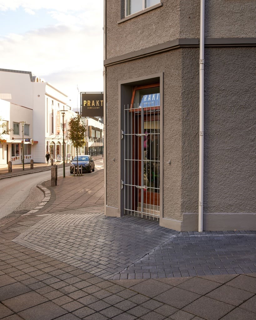 Iceland built 1,756 wheelchair ramps in the past 4 years. Why can’t other countries do that? | DeviceDaily.com Iceland built 1,756 wheelchair ramps in the past 4 years. Why can’t other countries do that? | DeviceDaily.com