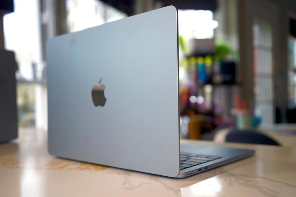 Apple's M4 MacBook Air is $50 off in the Amazon Spring Sale | DeviceDaily.com Apple's M4 MacBook Air is $50 off in the Amazon Spring Sale | DeviceDaily.com