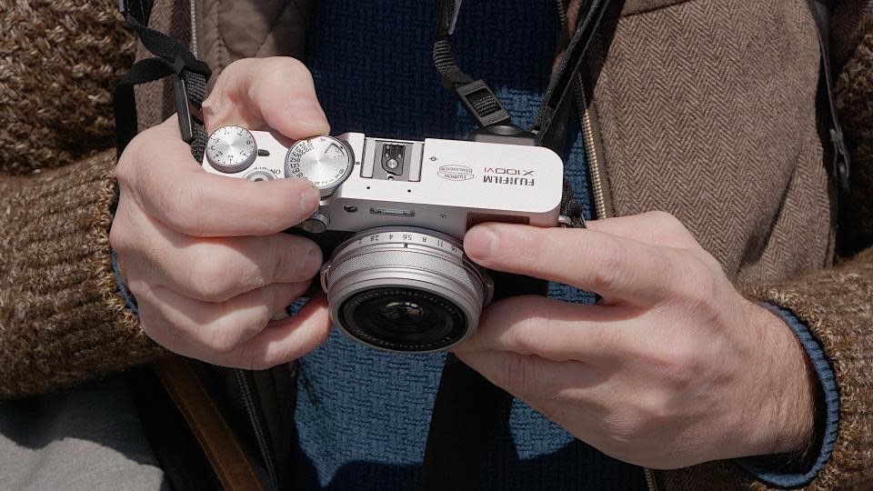 Fujifilm teases a medium-format version of its viral X100 VI compact camera | DeviceDaily.com