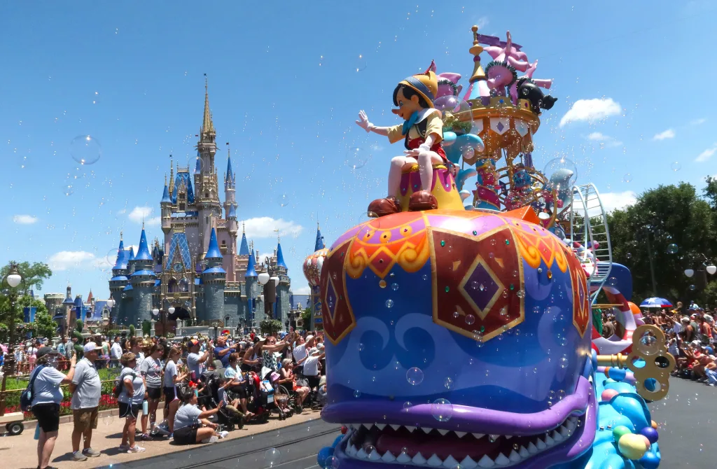 How Disney creates a ‘Disney Bubble’ around its theme parks | DeviceDaily.com How Disney creates a ‘Disney Bubble’ around its theme parks | DeviceDaily.com