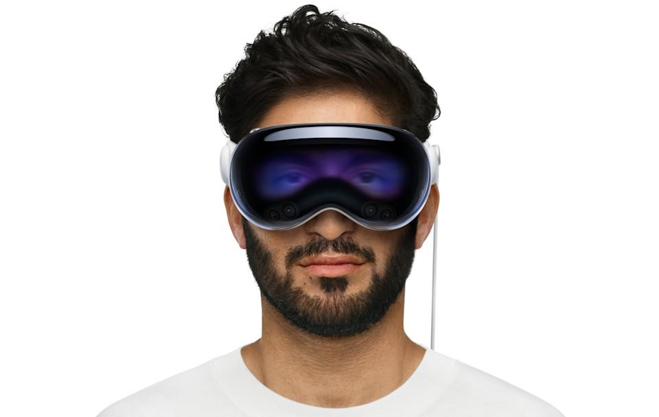 Apple is reportedly working on two new versions of the Vision Pro | DeviceDaily.com Apple is reportedly working on two new versions of the Vision Pro | DeviceDaily.com