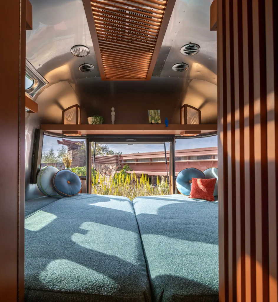 Airstream’s new Frank Lloyd Wright trailer is a match made in midcentury heaven | DeviceDaily.com Airstream’s new Frank Lloyd Wright trailer is a match made in midcentury heaven | DeviceDaily.com