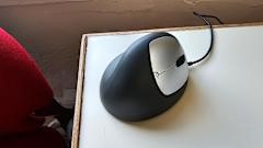 The best ergonomic mouse for 2025 | DeviceDaily.com