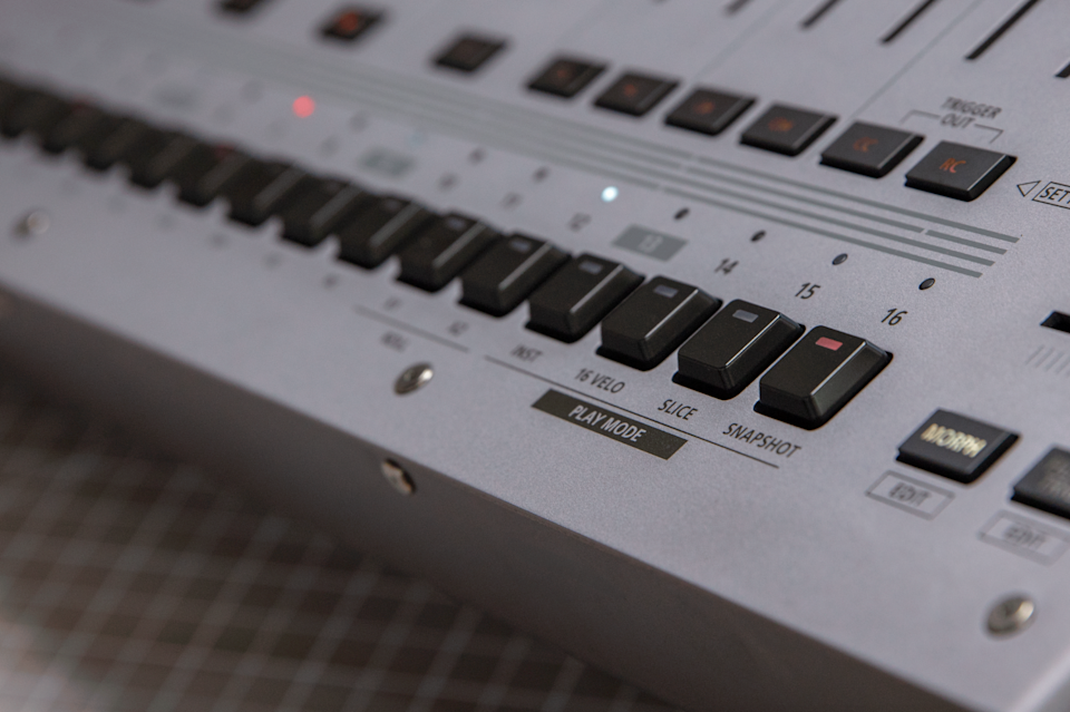 Roland just released a follow-up to its most famous drum machines from the 1980s | DeviceDaily.com Roland just released a follow-up to its most famous drum machines from the 1980s | DeviceDaily.com