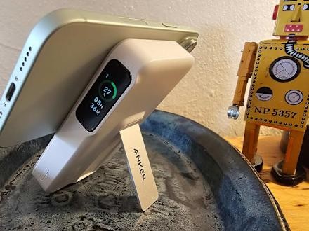 The best MagSafe power banks for your iPhone | DeviceDaily.com