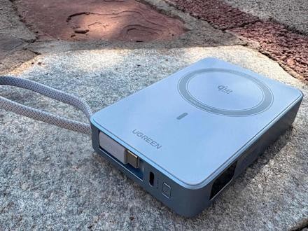 The best MagSafe power banks for your iPhone | DeviceDaily.com