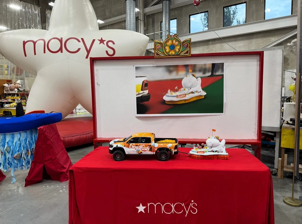 Goldfish joins Macy’s Thanksgiving Day Parade with the tiniest float ever | DeviceDaily.com
