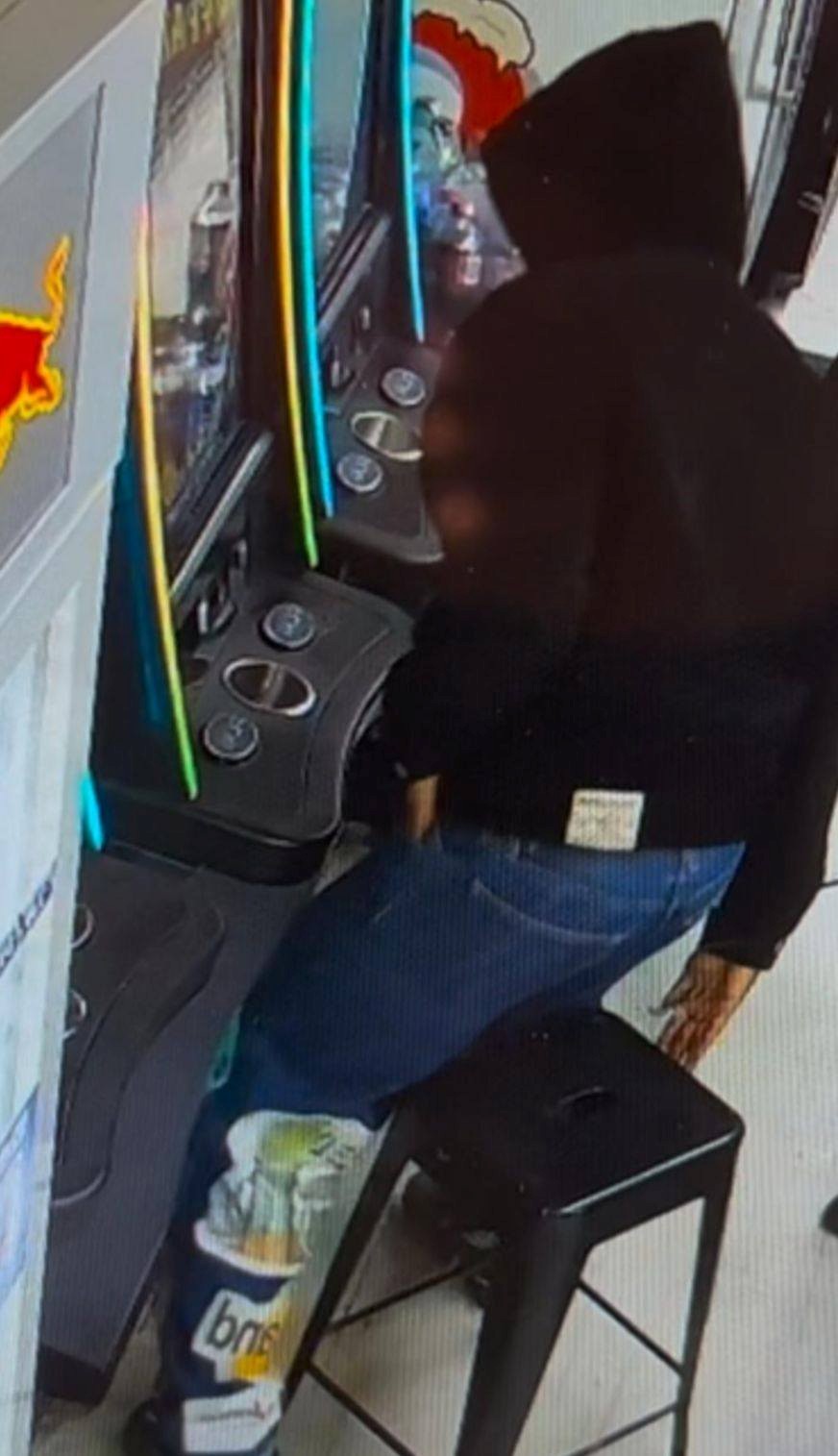 Chesapeake Police hunting for information on gambling machine theft | DeviceDaily.com Chesapeake Police hunting for information on gambling machine theft | DeviceDaily.com